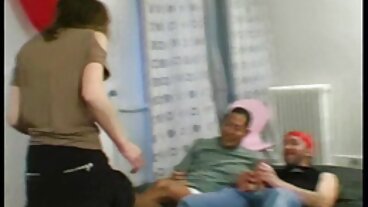 Brazzers: משתלט על The Early Blaster בפורנו HD עם ויולט מאיירס וקיילי גאנר