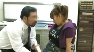 צ'כי צ'יק אוהב את אנאל כמעט כמו גב' צ'צ'יק