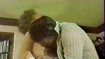 GirlCum : כמה אורגזמות עזות לכוס צמודה מילה מונה בפורנו HD