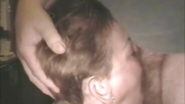 האלה צ'כית חזה, לוסי ויילד, התנוססה באמבטיה